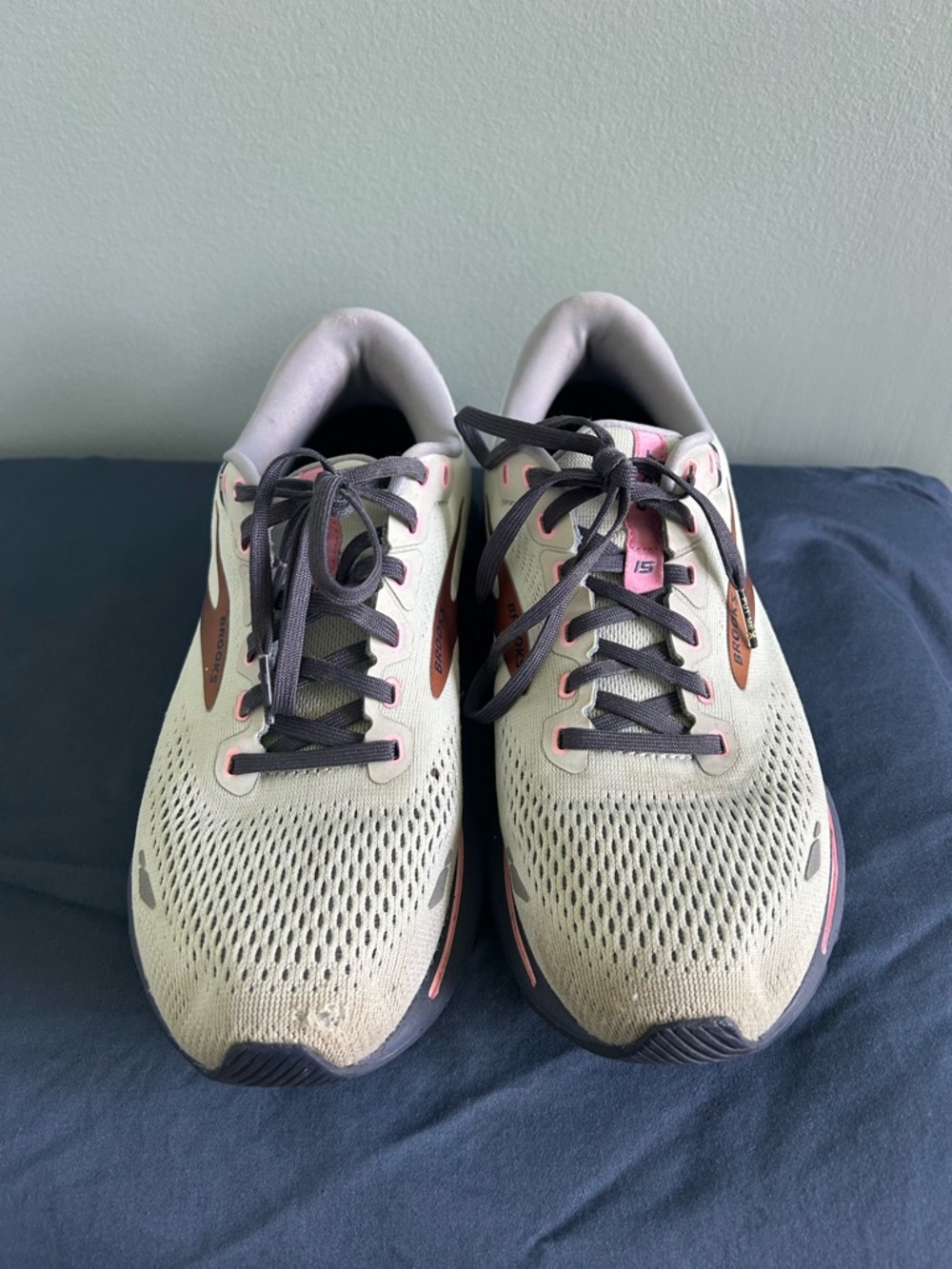 Brooks Women's Running Shoes in Light Green with Pink and Charcoal Accents - Picture 6 of 9